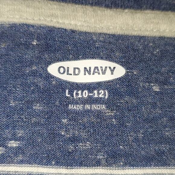 Old navy v-neck - Picture 2 of 2
